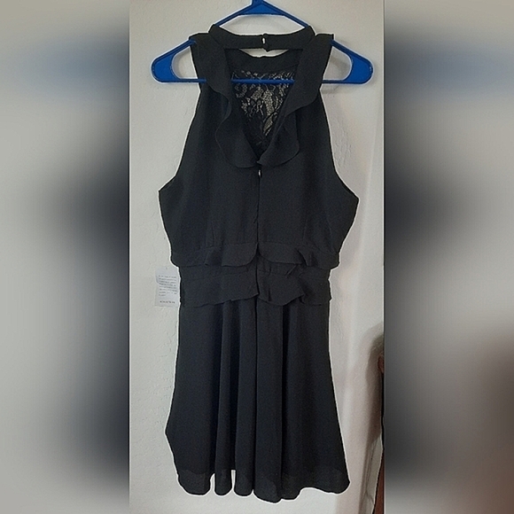 BB Dakota  Women's Black Crazy in Love Short LBD Ruffle Dress Size 8 NWT - Picture 2 of 6